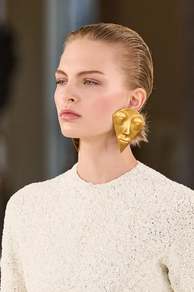 Look 1